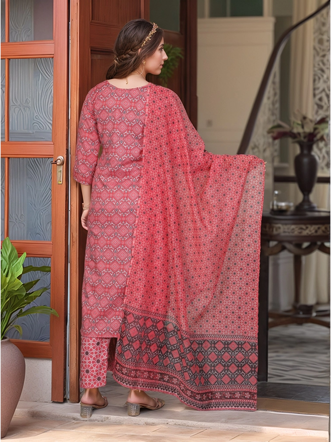 Pink Printed Rayon Slub Kurta Set With Dupatta - Rheycart