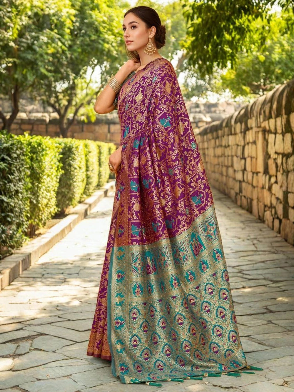 Magenta Silk Woven Saree With Unstitched Blouse - Rheycart
