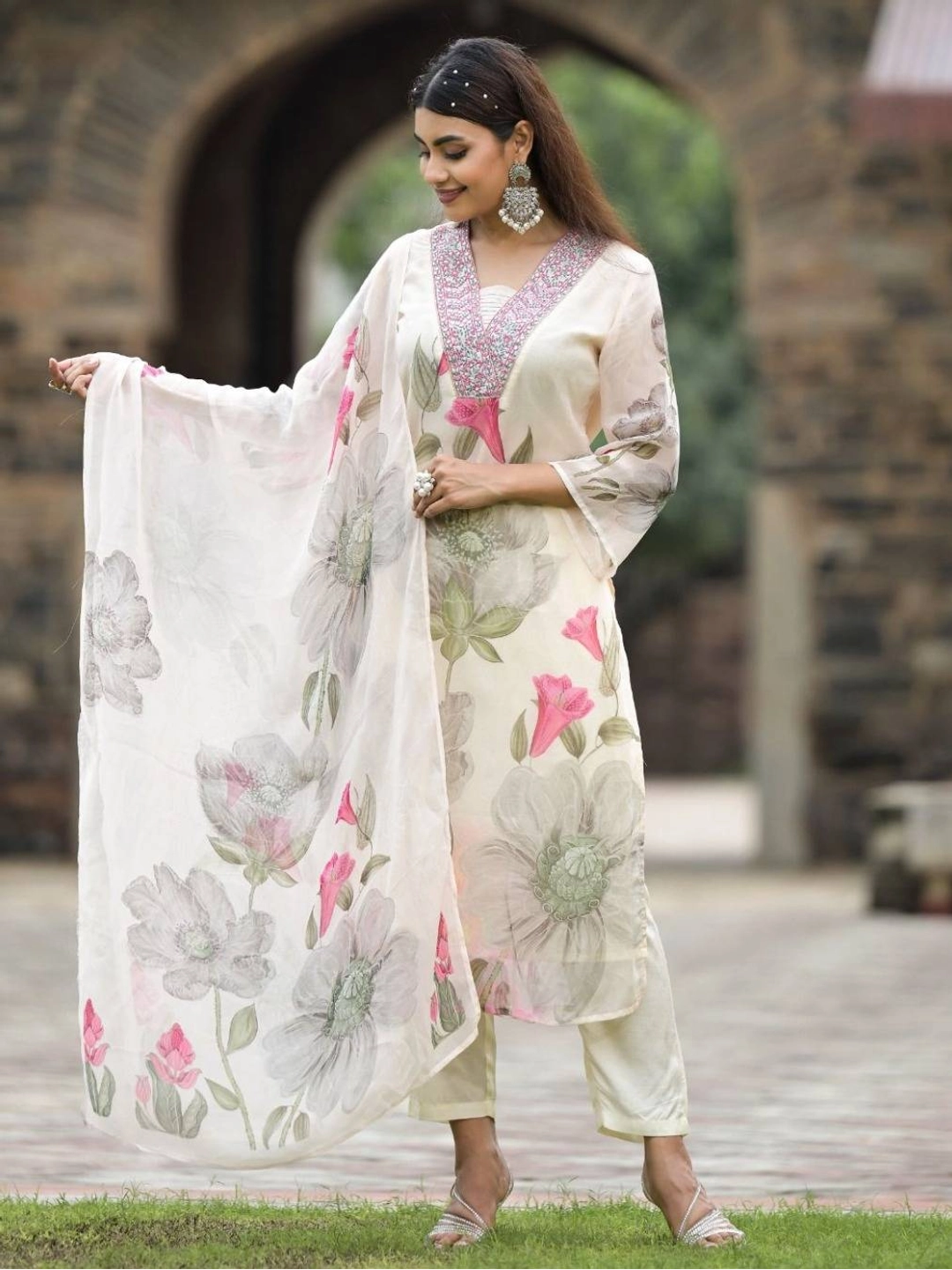 Floral Printed Georgette White Kurti Set With Dupatta - Rheycart