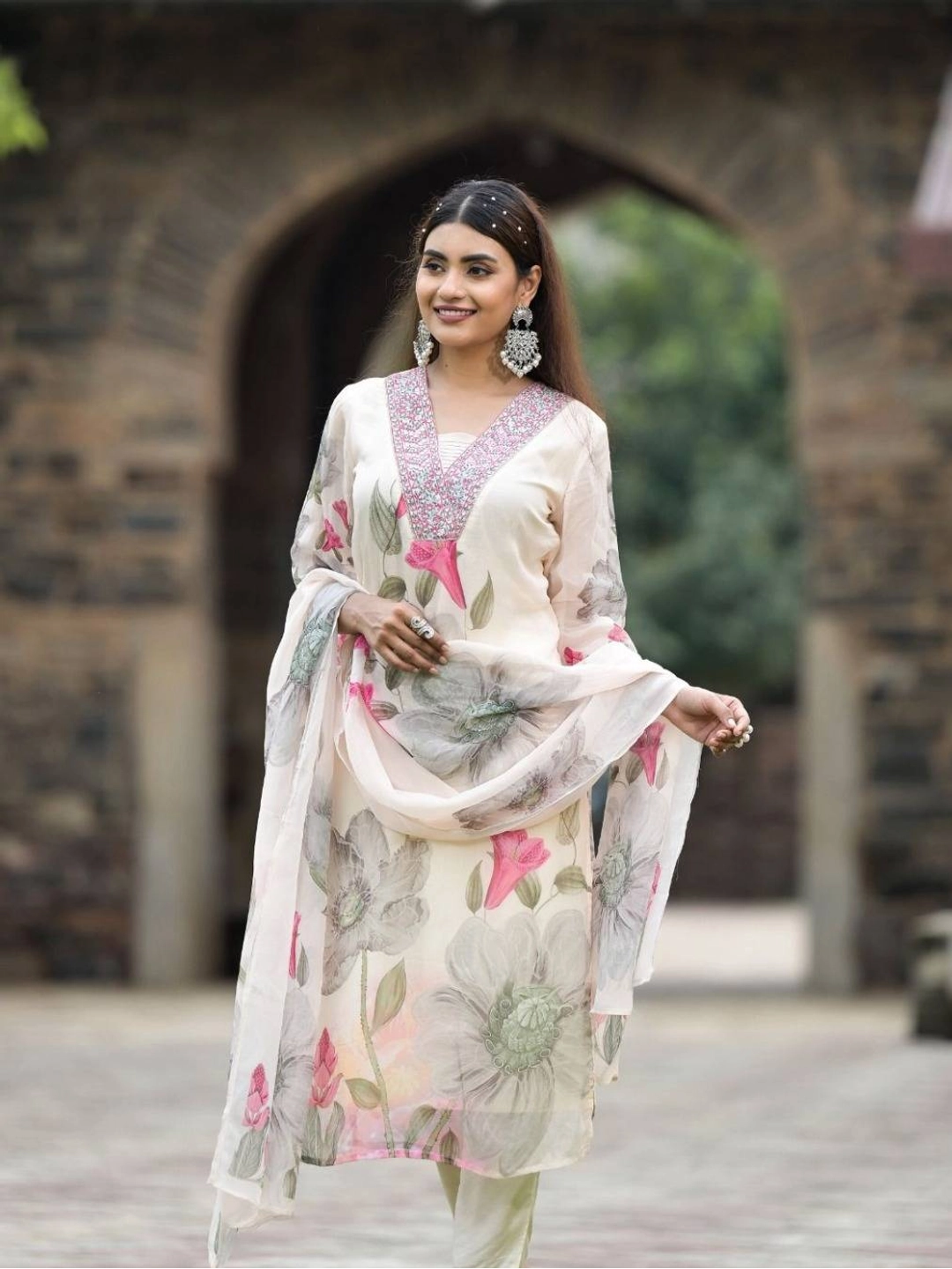 Floral Printed Georgette White Kurti Set With Dupatta - Rheycart