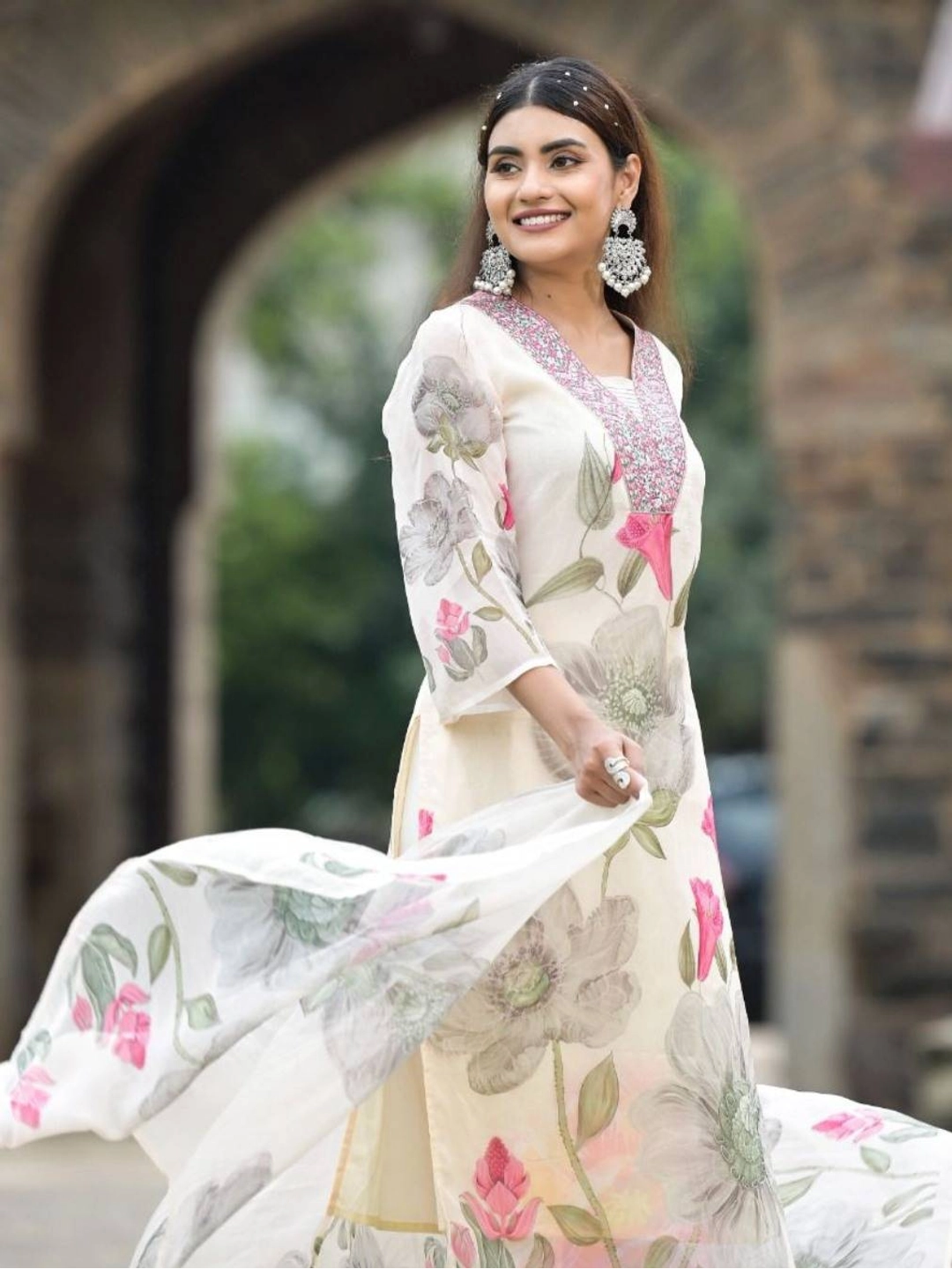 Floral Printed Georgette White Kurti Set With Dupatta - Rheycart