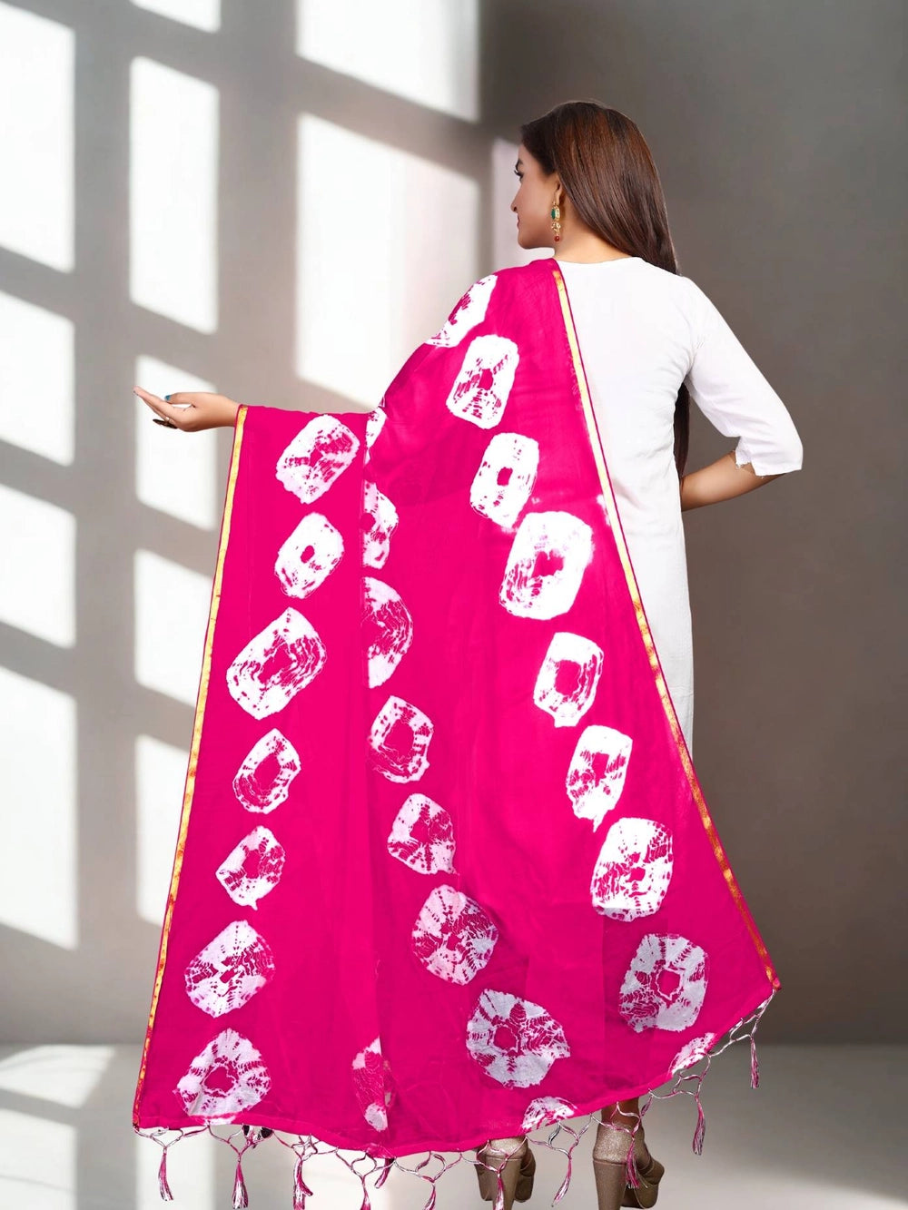 Pink Bandhani Style Tie And Dye Printed Chiffon Dupatta