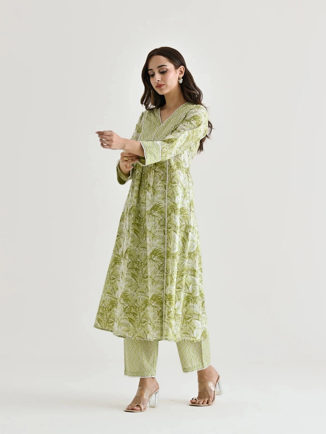 Green Printed V Neck Cotton Slub Kurta Pair - Rheycart