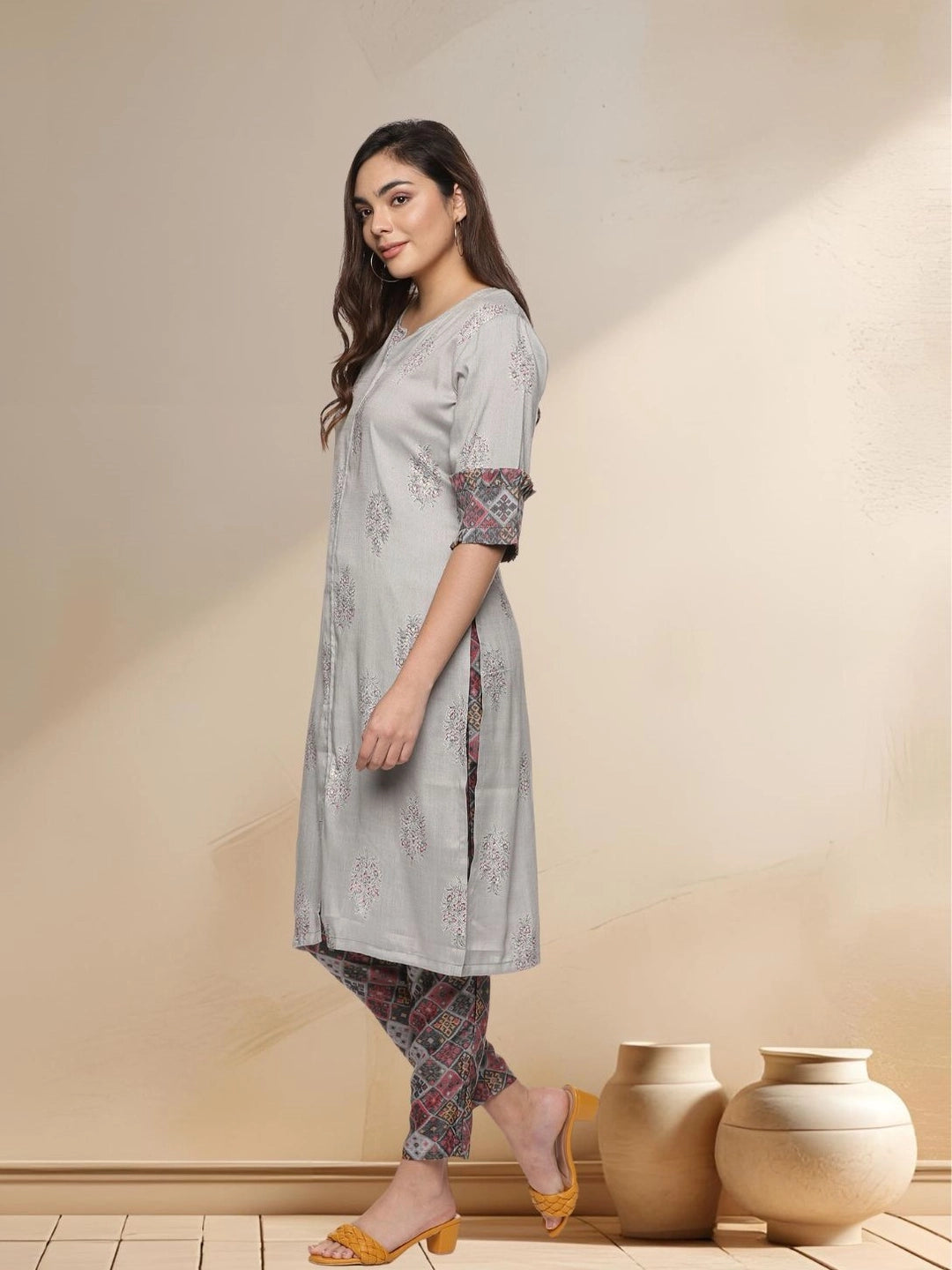 Elegant Grey Floral Printed Kurti With Pants Set - Rheycart
