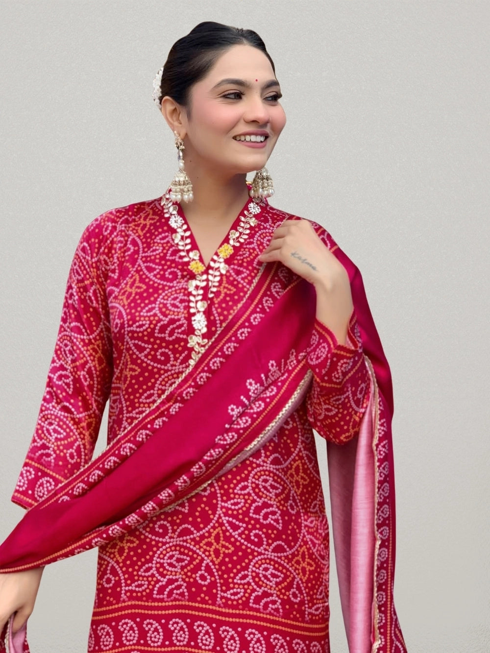 Stylish red viscose silk Bandhani kurta set for weddings