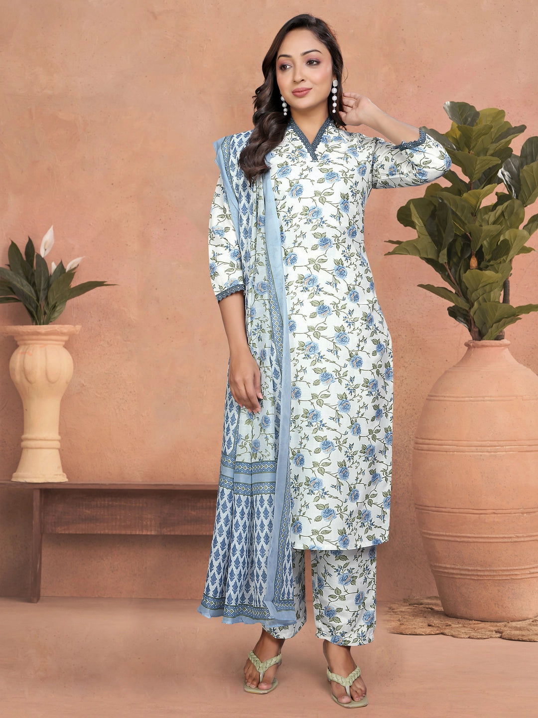 Blue Floral Design Cotton Blend Kurta Set - Rheycart